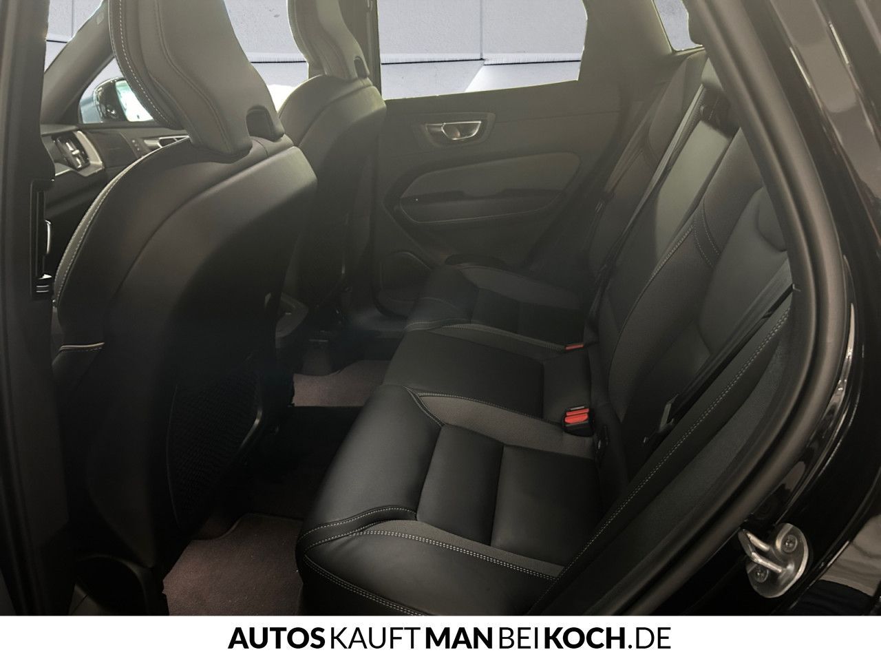 Volvo XC60 B5 AWD PlusDark ACC BLIS AHK VLED 4xSHz H&K