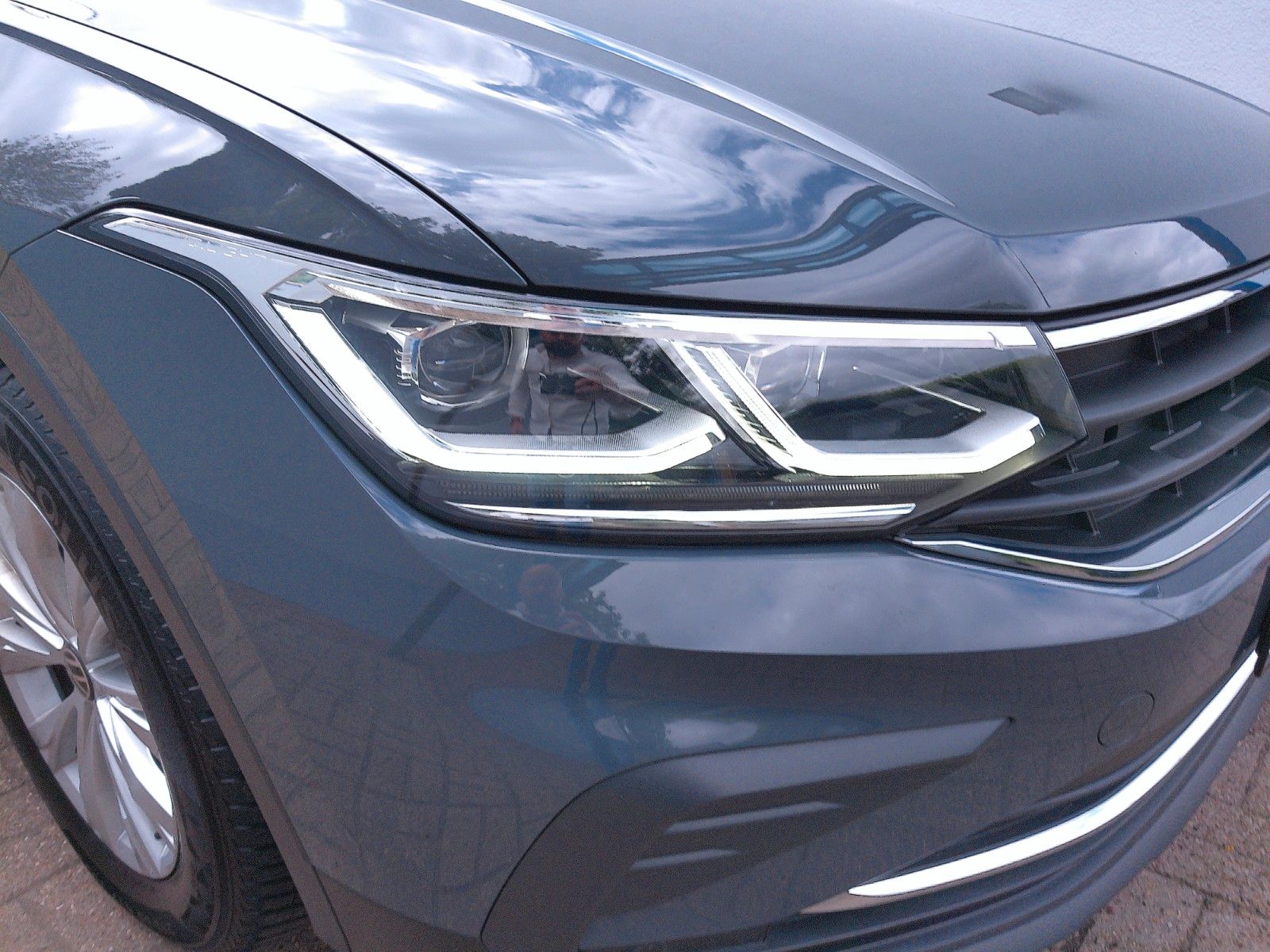 Volkswagen Tiguan 1.5 TSI DSG Life - Samsaru's Car Outlet