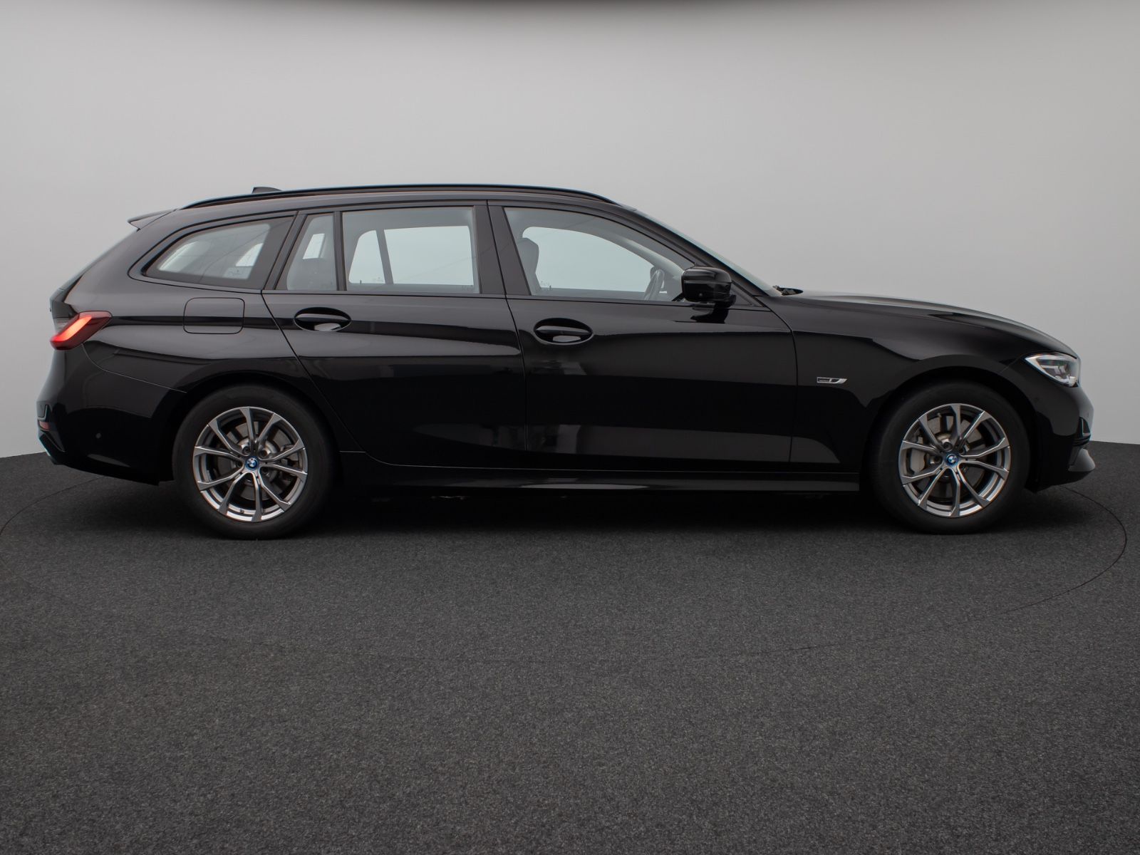 BMW 330e xD Sport Line 360°DAB Stop&Go LED Alarm AHK