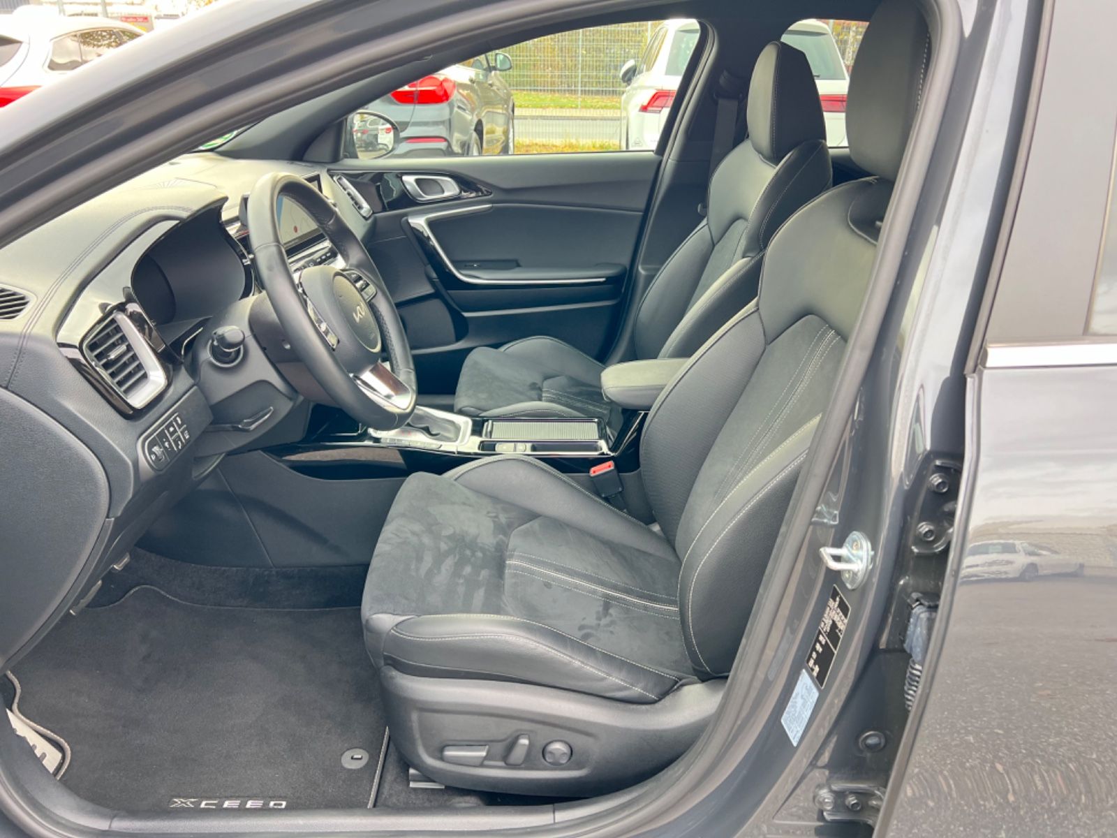 Kia XCeed 1.6 T GDI DCT7 BLACK - Samsaru's Car Outlet