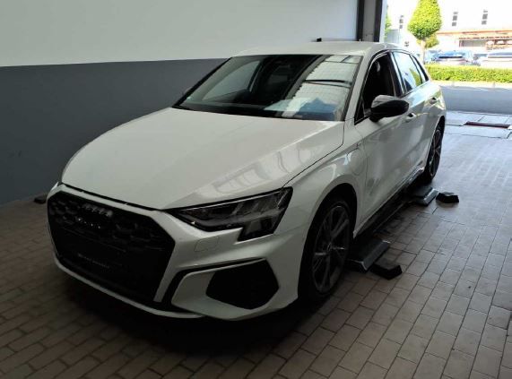 Audi A3 Sportback 45 TFSI e S line S tronic - Samsaru's Car Outlet