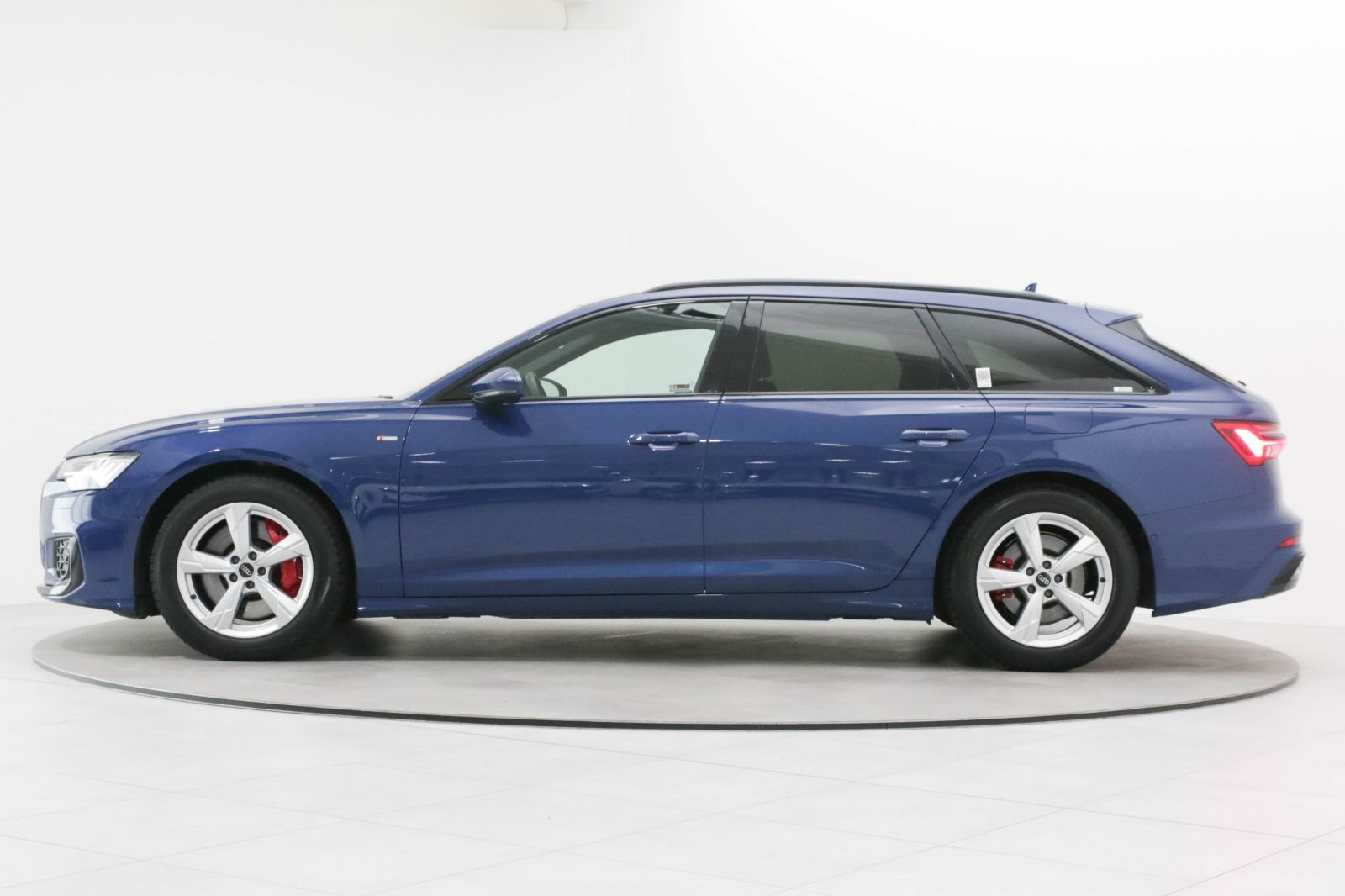 Audi A6 Avant 55 TFSIe quattro S line - Samsaru's Car Outlet