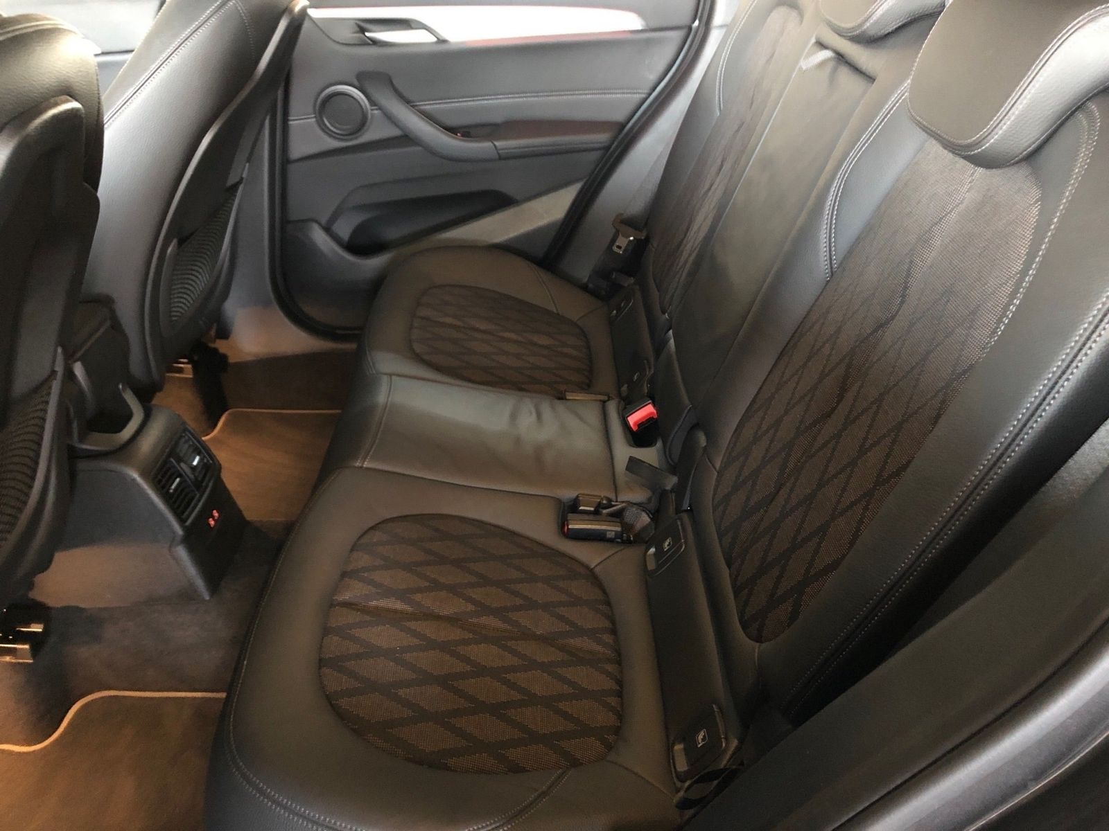 BMW X1 xDrive20d x-Line - Samsaru's Car Outlet