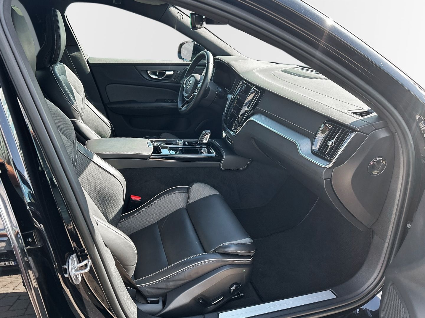 Volvo V60 Recharge T6 AWD Plus Dark 19'' Allwetter AHK