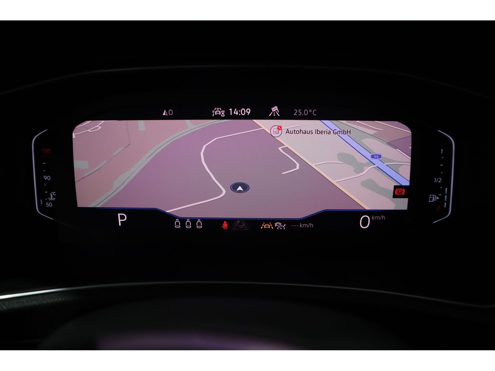 Volkswagen T-Roc 1.5 TSI DSG Black S - Samsaru's Car Outlet