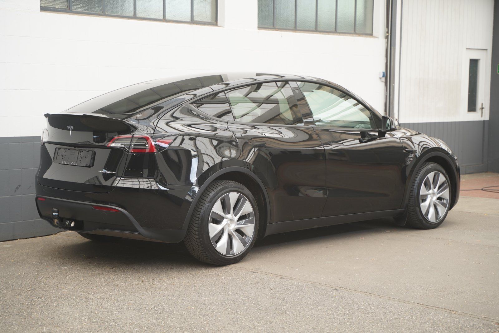 Tesla Model Y Long Range AWD *AHK*Mwst. ausweisbar*