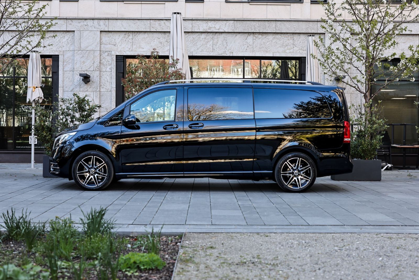 Mercedes-Benz V 300 4MATIC - Samsaru's Car Outlet