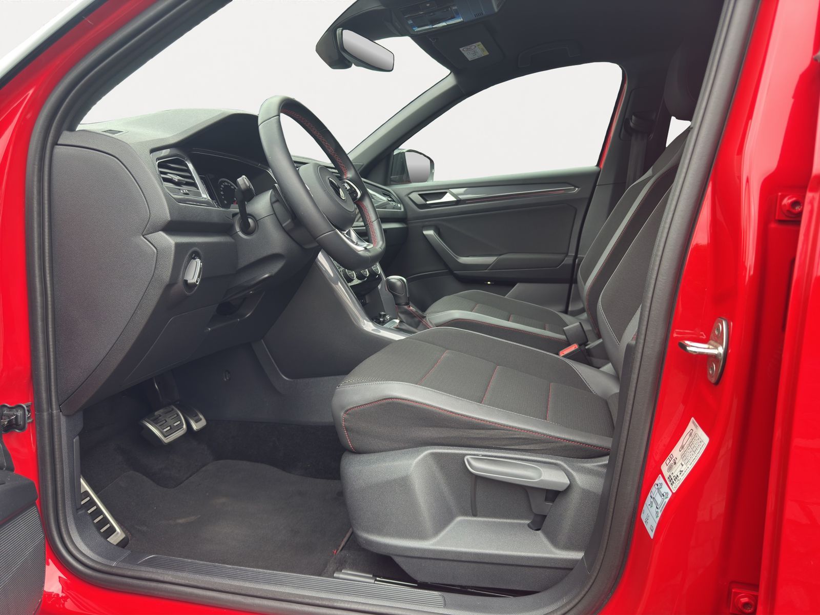 Volkswagen T-Roc 1.5 TSI Sport - Samsaru's Car Outlet