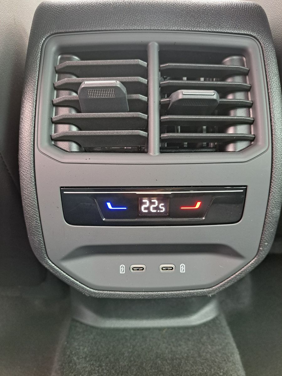 Cupra Leon SP VZ 2.0 TSI 310 PS DSG 4x4 - Samsaru's Car Outlet