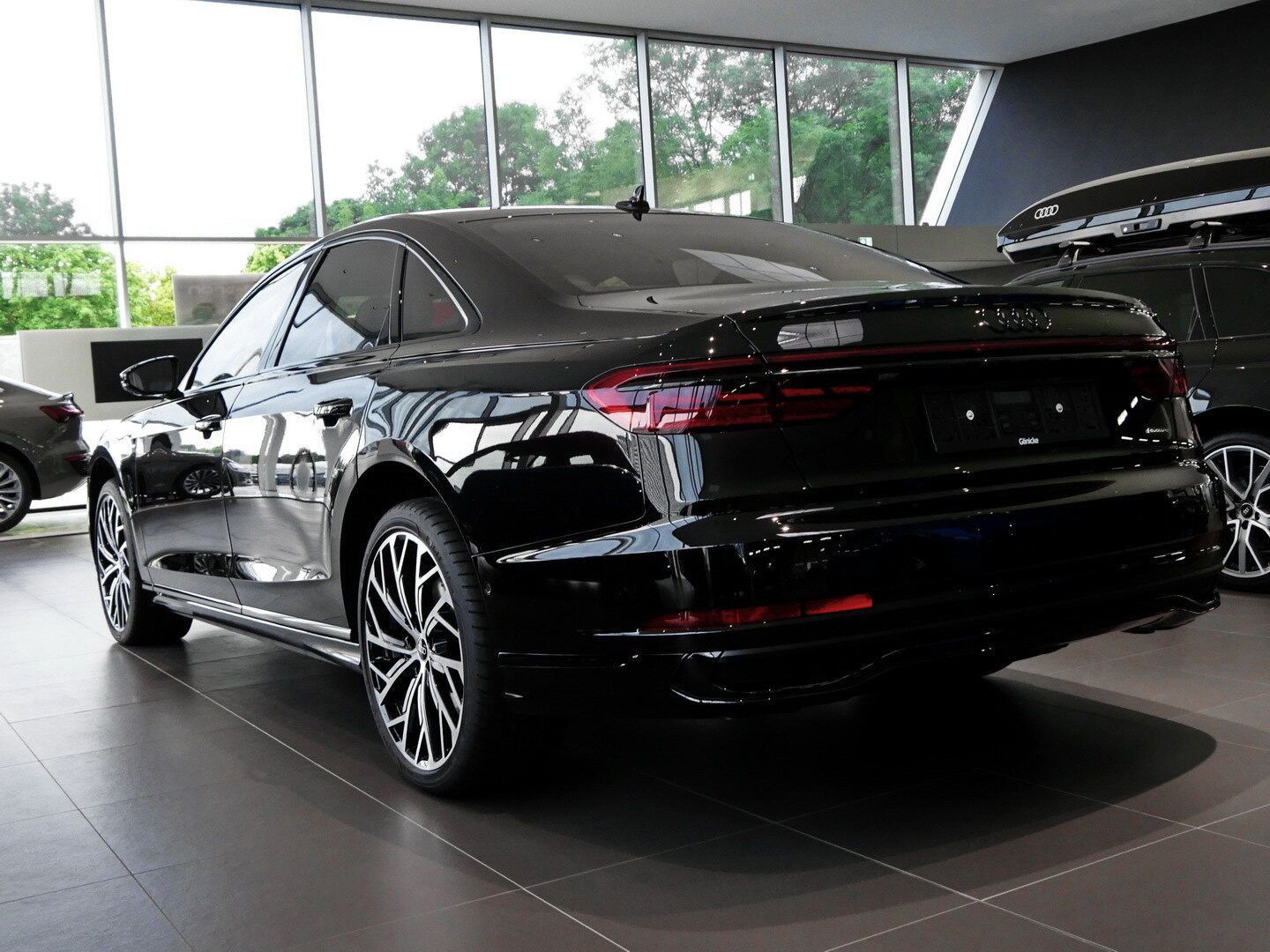 Audi A8 60 TFSI quattro S line - Samsaru's Car Outlet