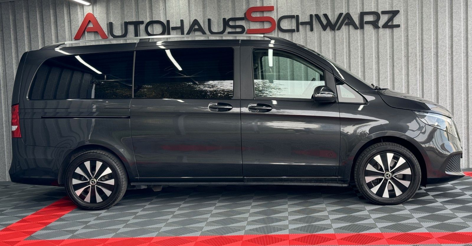 Mercedes-Benz V250 Lang 4Matic - Samsaru's Car Outlet