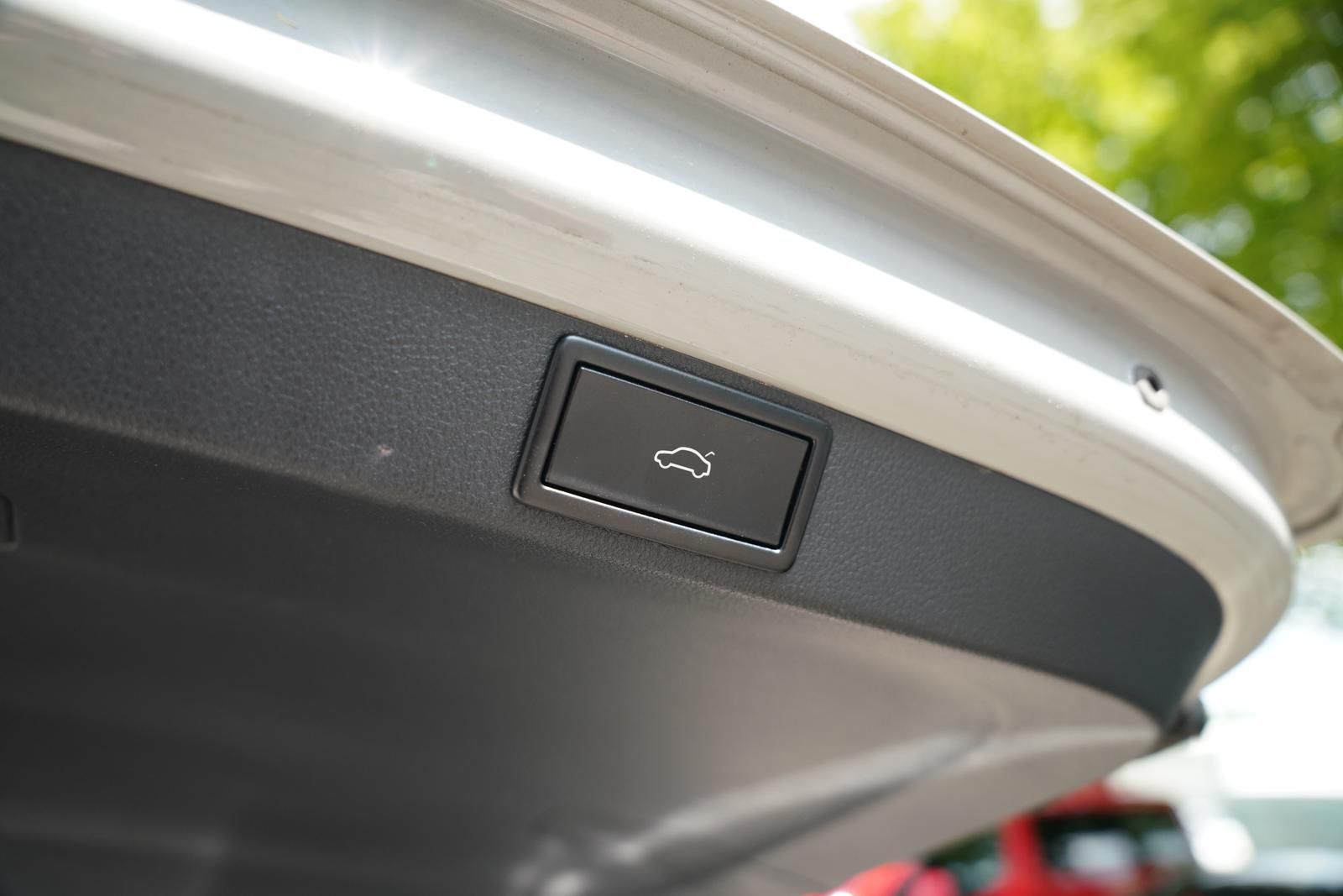 Skoda OCTAVIA COMBI 2.0TSI DSG - Samsaru's Car Outlet