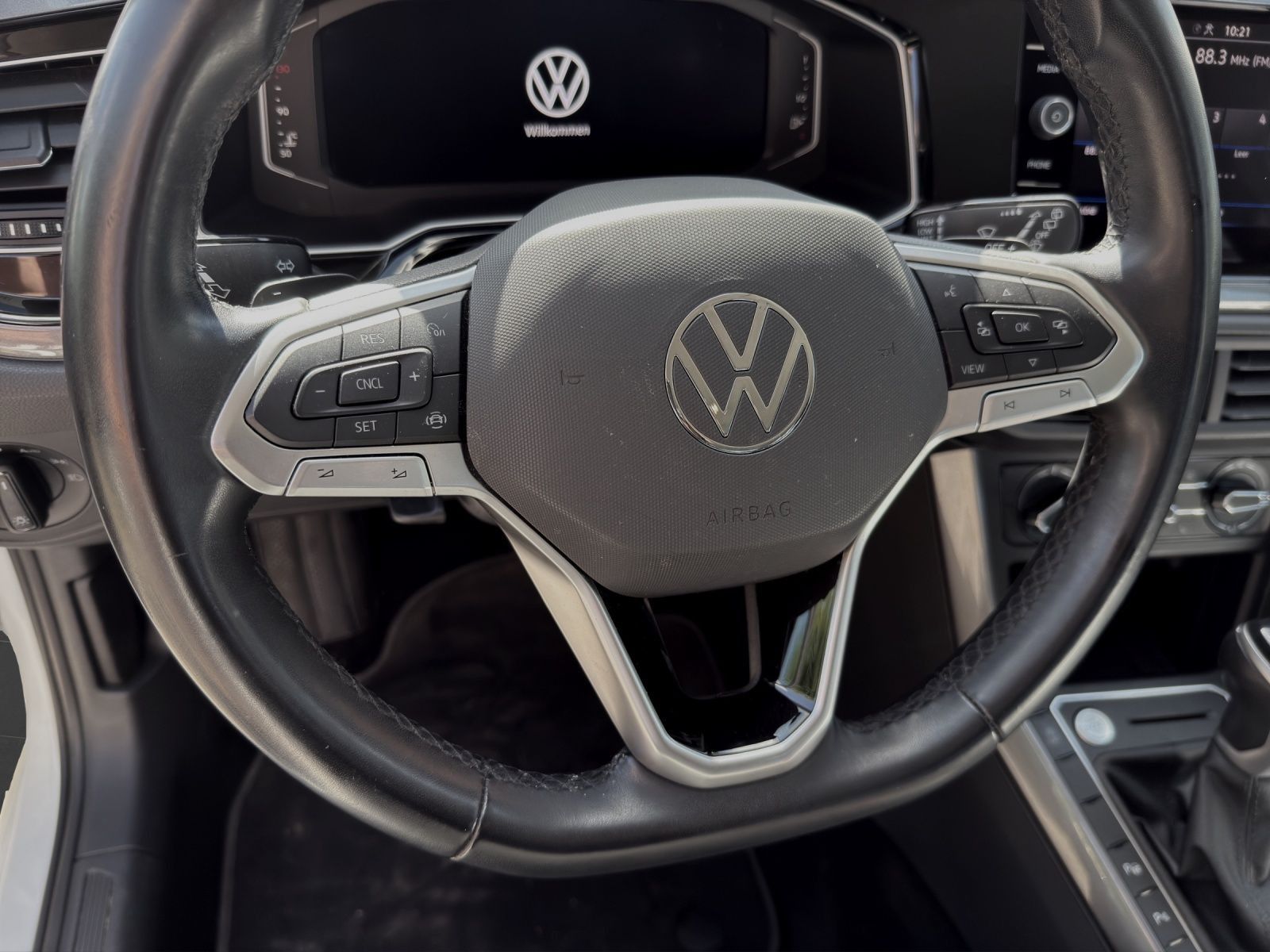 Volkswagen Polo 1.0 TSI DSG STYLE - Samsaru's Car Outlet