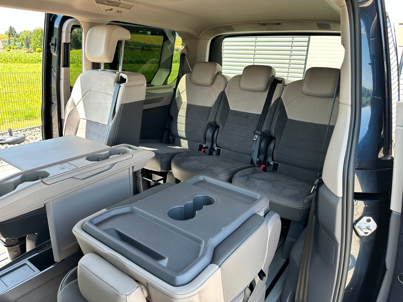 Volkswagen T7 Multivan 2.0 TDI - Samsaru's Car Outlet