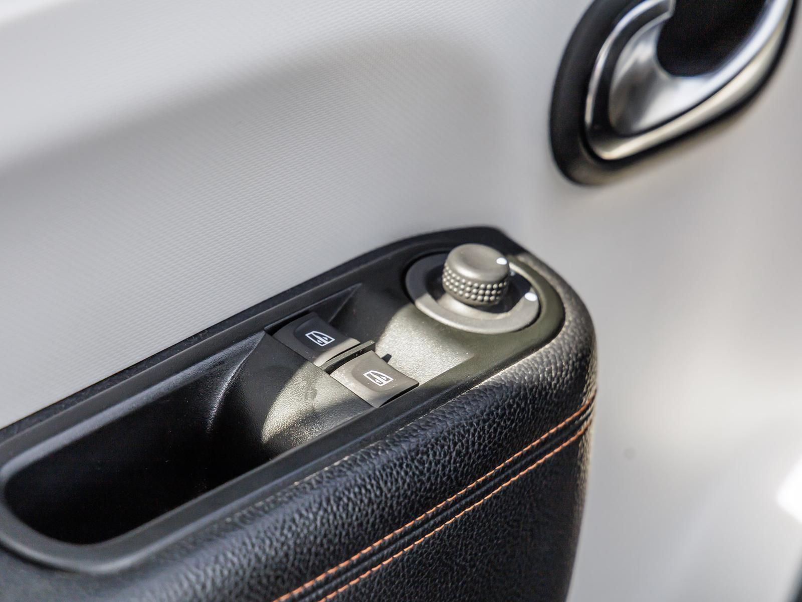 Renault Twingo E-TECH 100% el. VIBES - Samsaru's Car Outlet