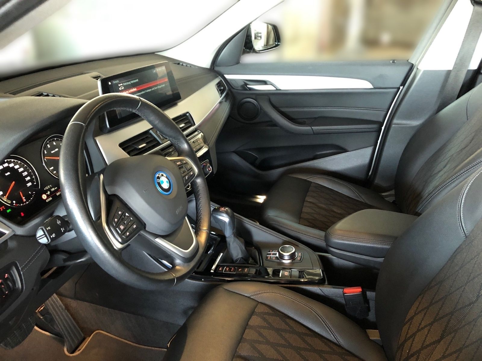 BMW X1 xDrive25e XLine - Samsaru's Car Outlet