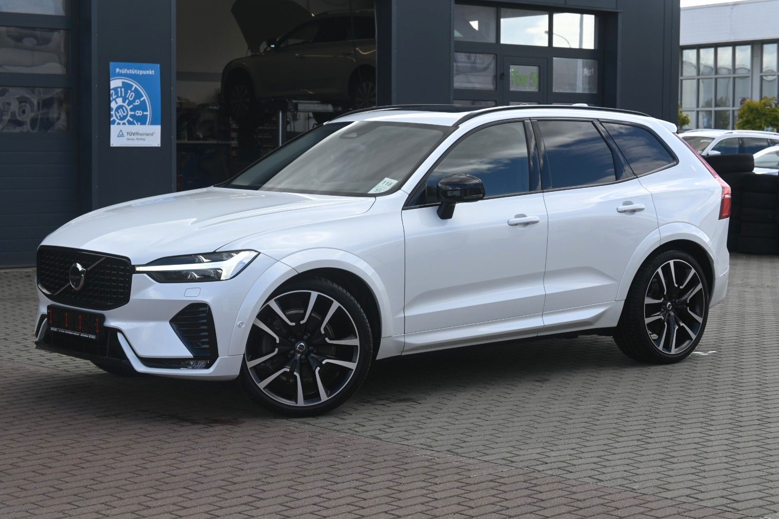 Volvo XC60 B4D AWD Ultimate Dark*LUFT*HUD*B&W*AHK*360°