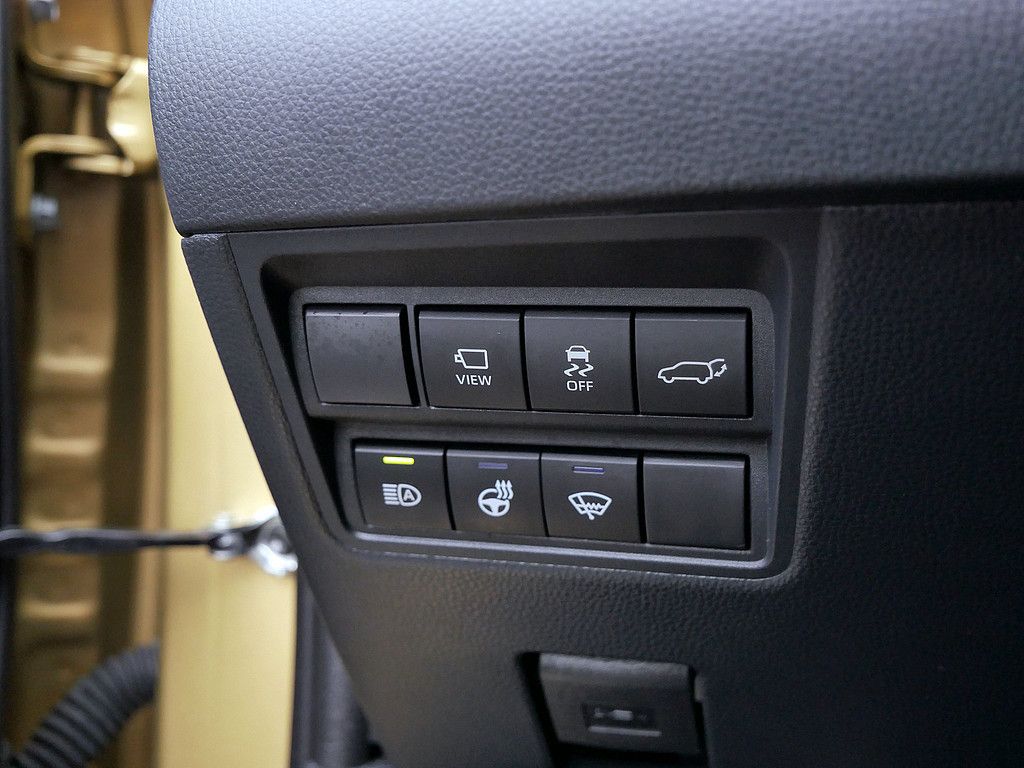 Toyota Yaris Cross 360 Grad SHZ KAMERA NAVI PDC ACC LED