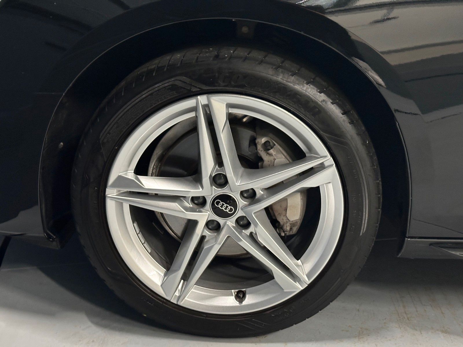 Audi A4 Lim. 40 TDI advanced - Samsaru's Car Outlet