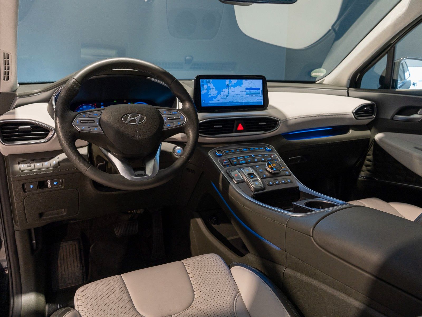 Hyundai Santa Fe Signature Plug-In Hybrid 4WD - Samsaru's Car Outlet