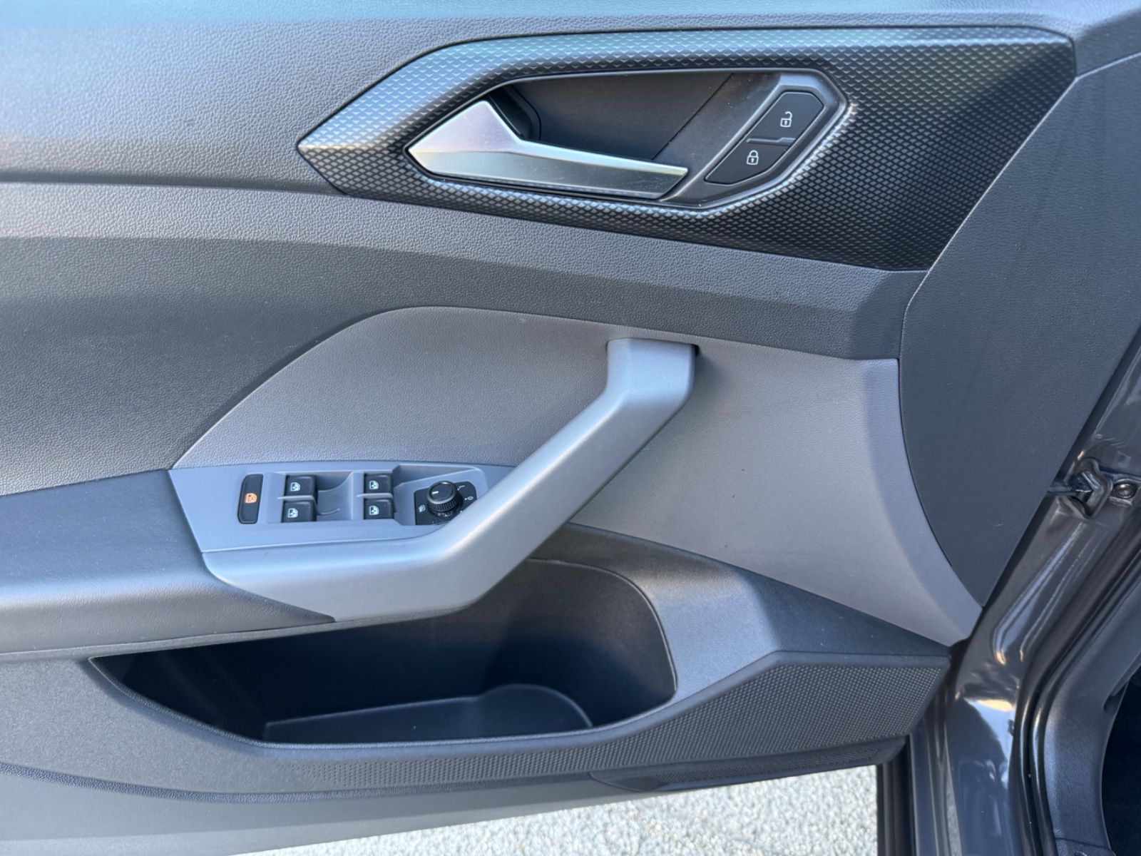 Volkswagen T-Cross Life 1.0 TSI - Samsaru's Car Outlet