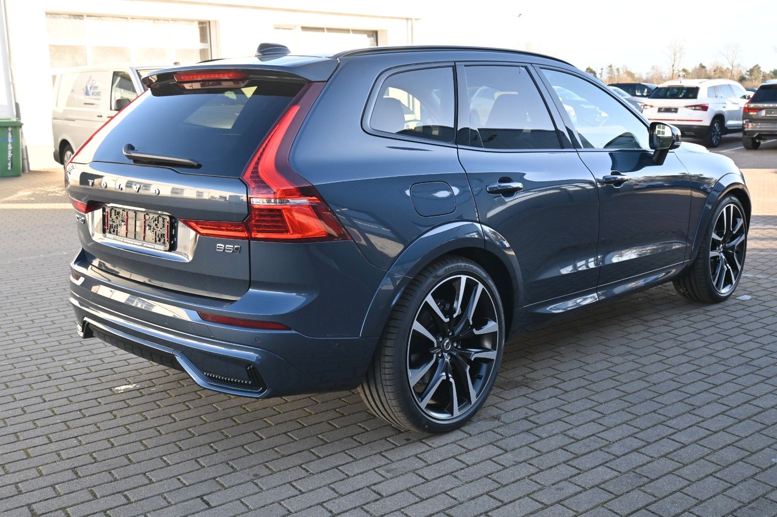 Volvo XC60 B5 B AWD Ultra Dark*PANO*360°*LUFT*ACC*AHK