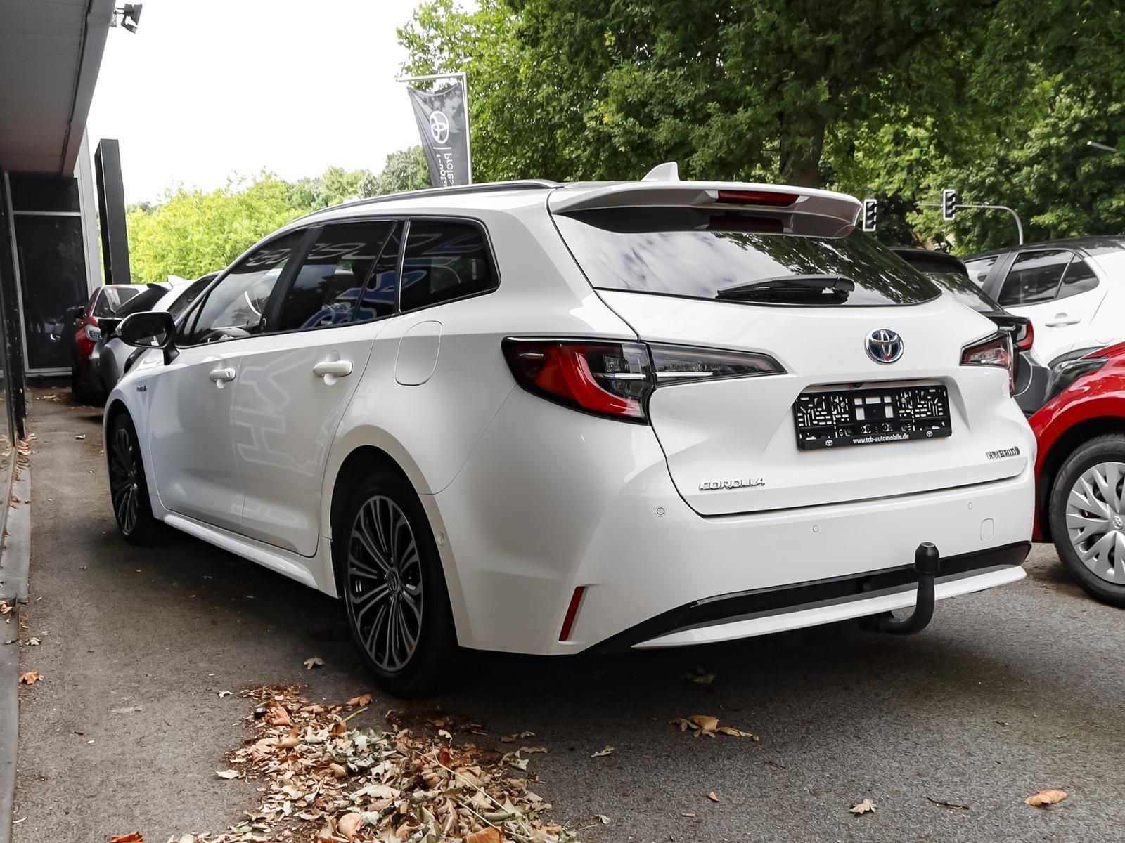 Toyota Corolla 1.8 TS HYBRID - Samsaru's Car Outlet