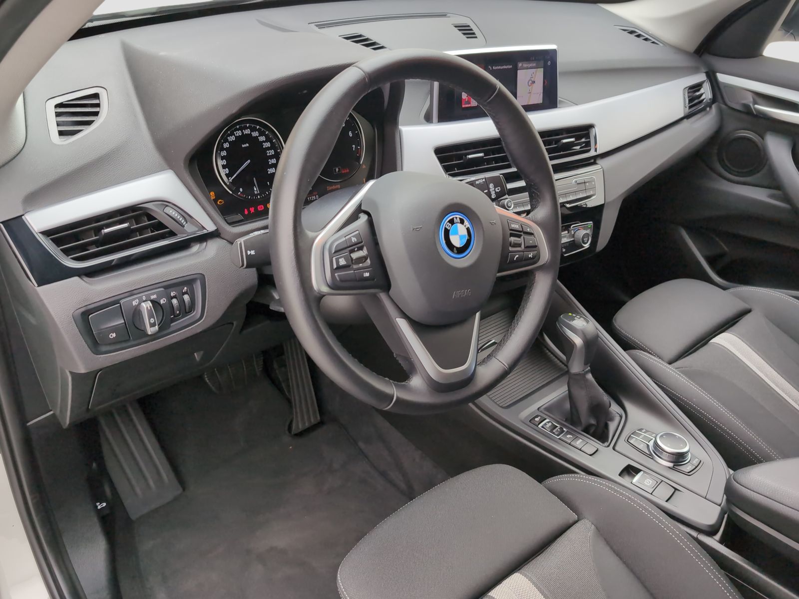 BMW X1 xDrive25e - Samsaru's Car Outlet