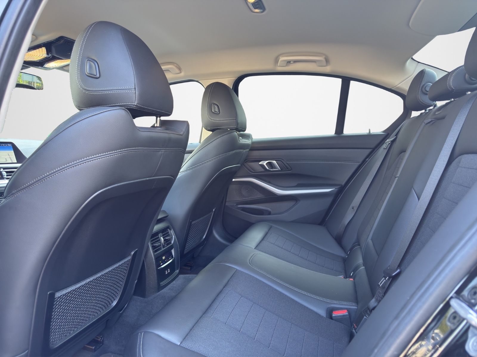 BMW 318 d Advantage - Samsaru's Car Outlet