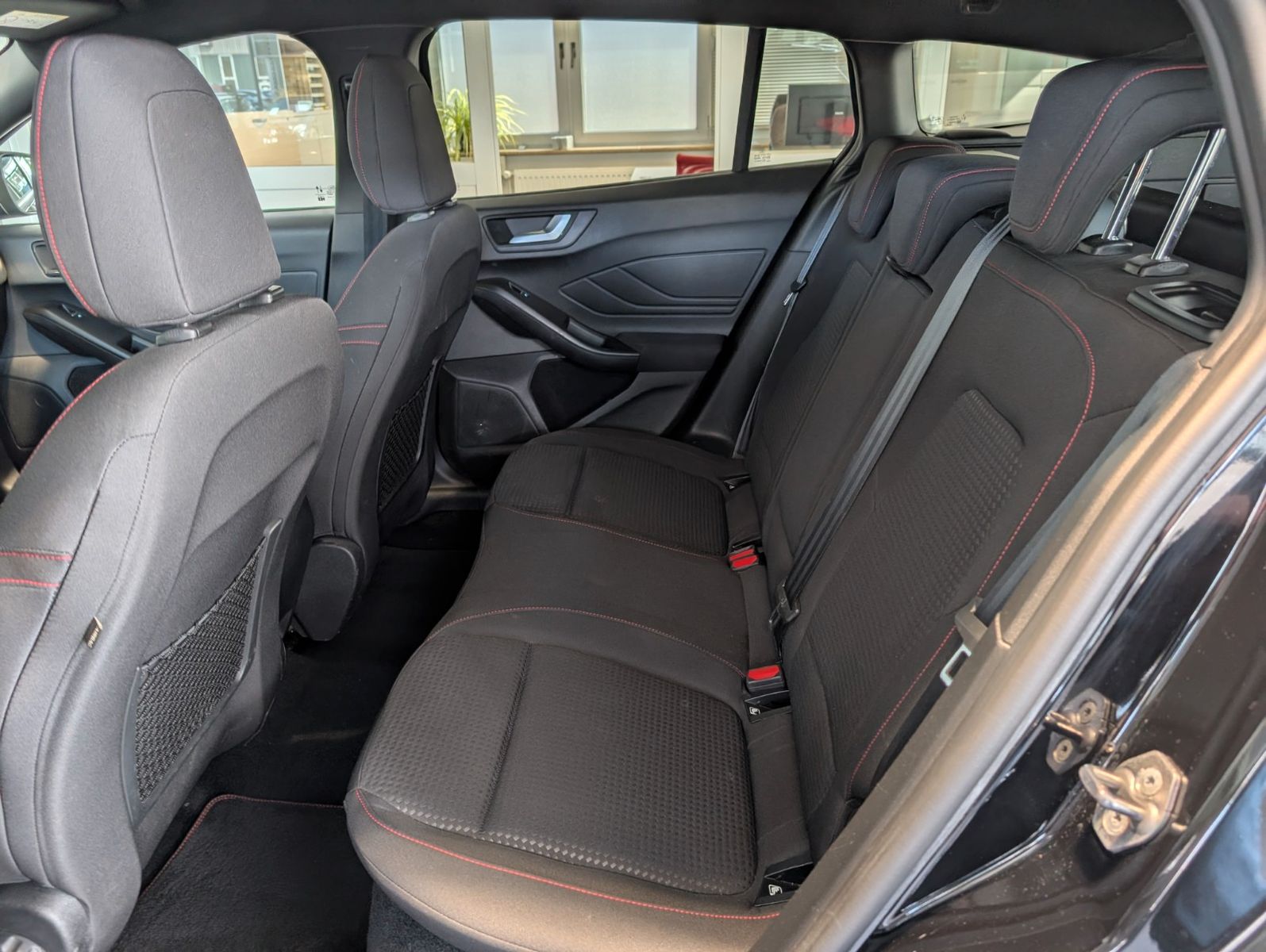 Ford Focus TDCi ST-Line X - Samsaru's Car Outlet