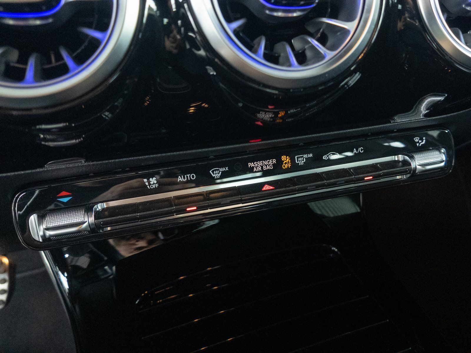 Mercedes-Benz A180 AMG Advanced - Samsaru's Car Outlet