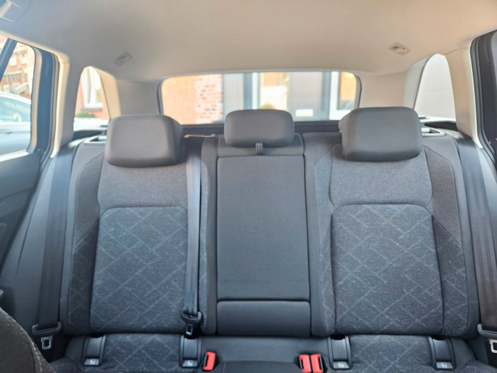 Volkswagen Golf VIII 2.0 TDI Variant Life - Samsaru's Car Outlet