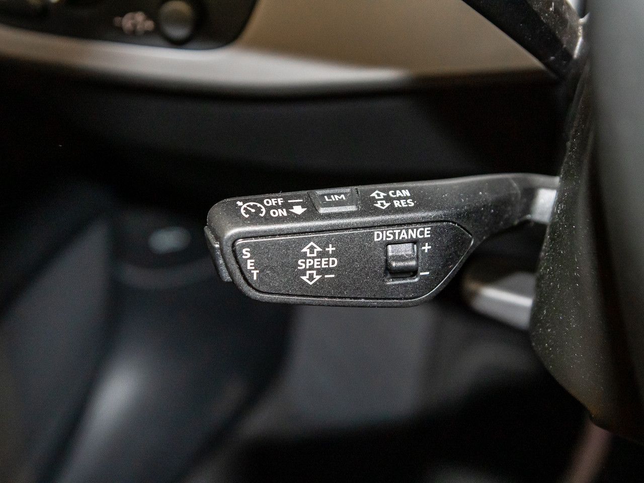 Audi A4 Avant 35 TFSI advanced - Samsaru's Car Outlet