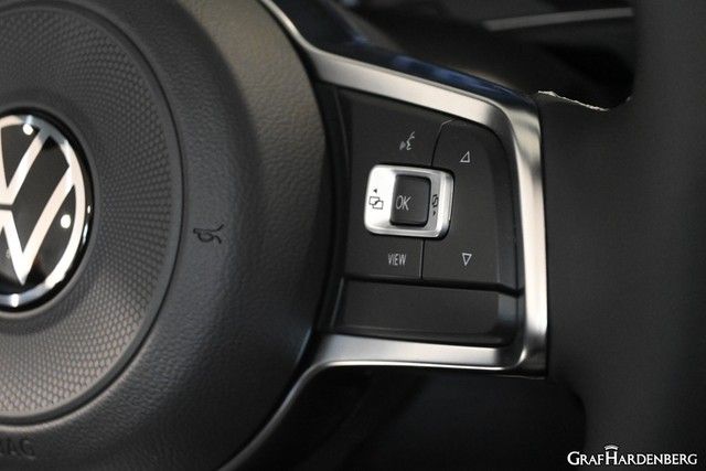 Volkswagen T-Roc R-Line - Samsaru's Car Outlet
