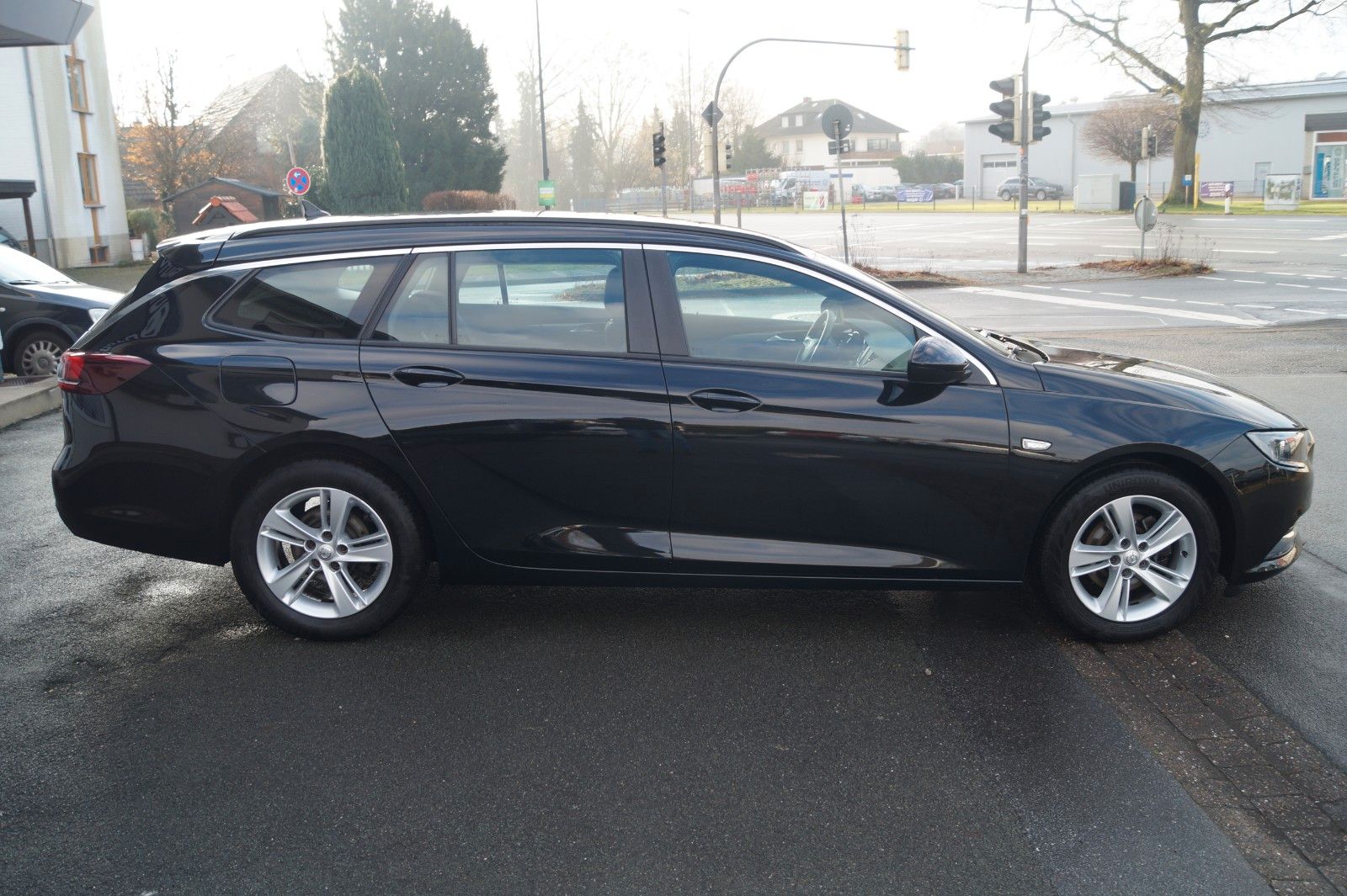 Opel Insignia B Sports Tourer Edition - Samsaru's Car Outlet