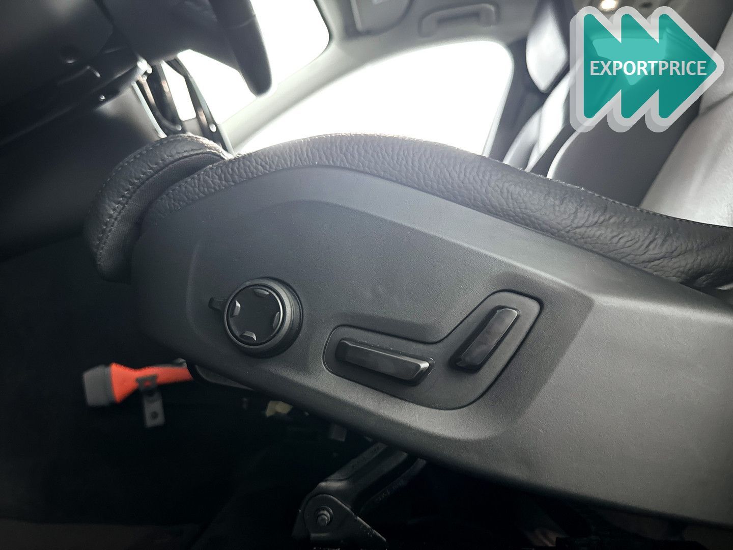 Volvo XC60 T6 Plug-in hybrid AWD Plus Dark | panorama