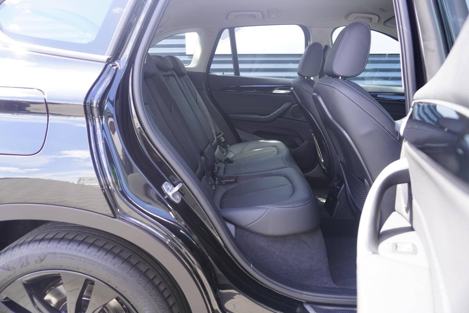 BMW X1 25E xDrive SPORT-LINE - Samsaru's Car Outlet