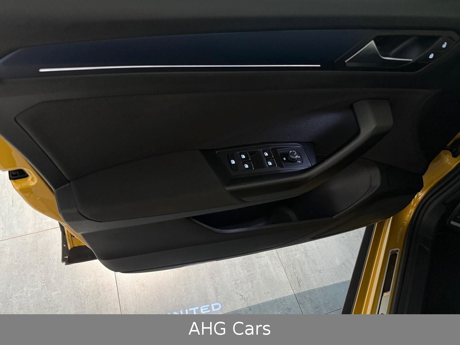 Volkswagen T-Roc Style UNITED 1.0 TSI - Samsaru's Car Outlet