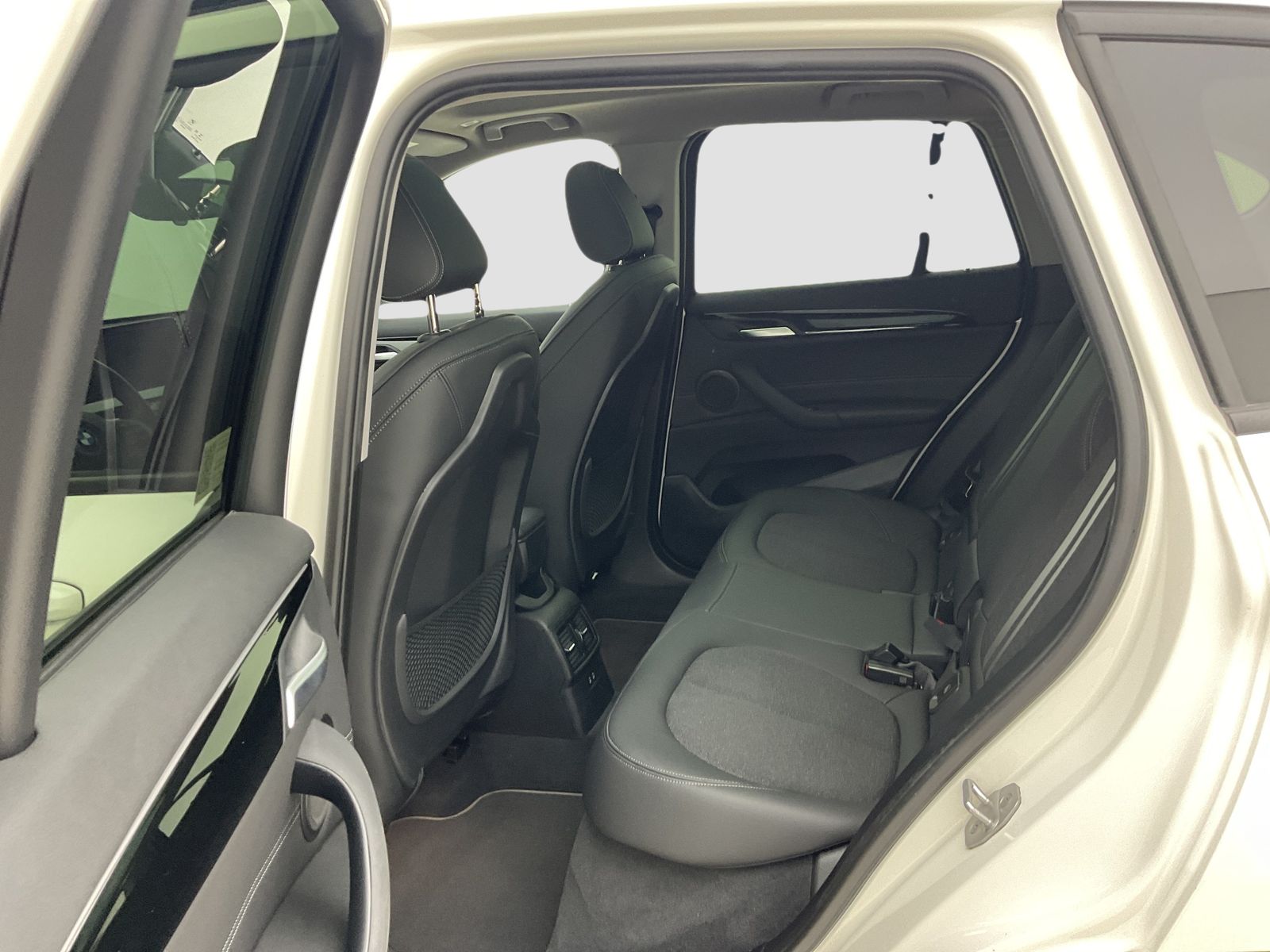 BMW X1 xDrive25e Sport Line - Samsaru's Car Outlet