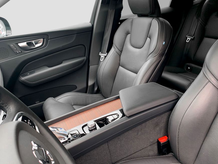 Volvo XC60 T6 AWD Plug-in Hybrid Plus Dark