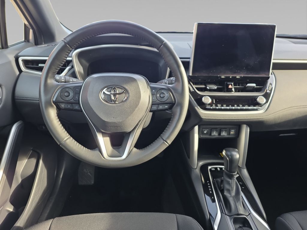 Toyota Corolla Cross HSD 2.0 Team D