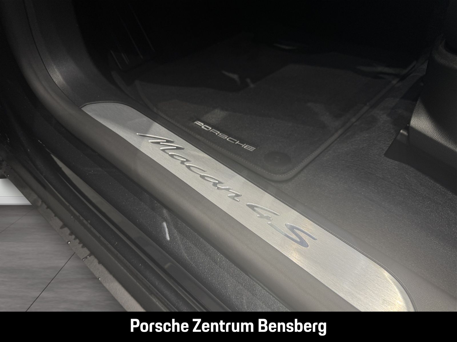 Porsche Macan 4S Electric