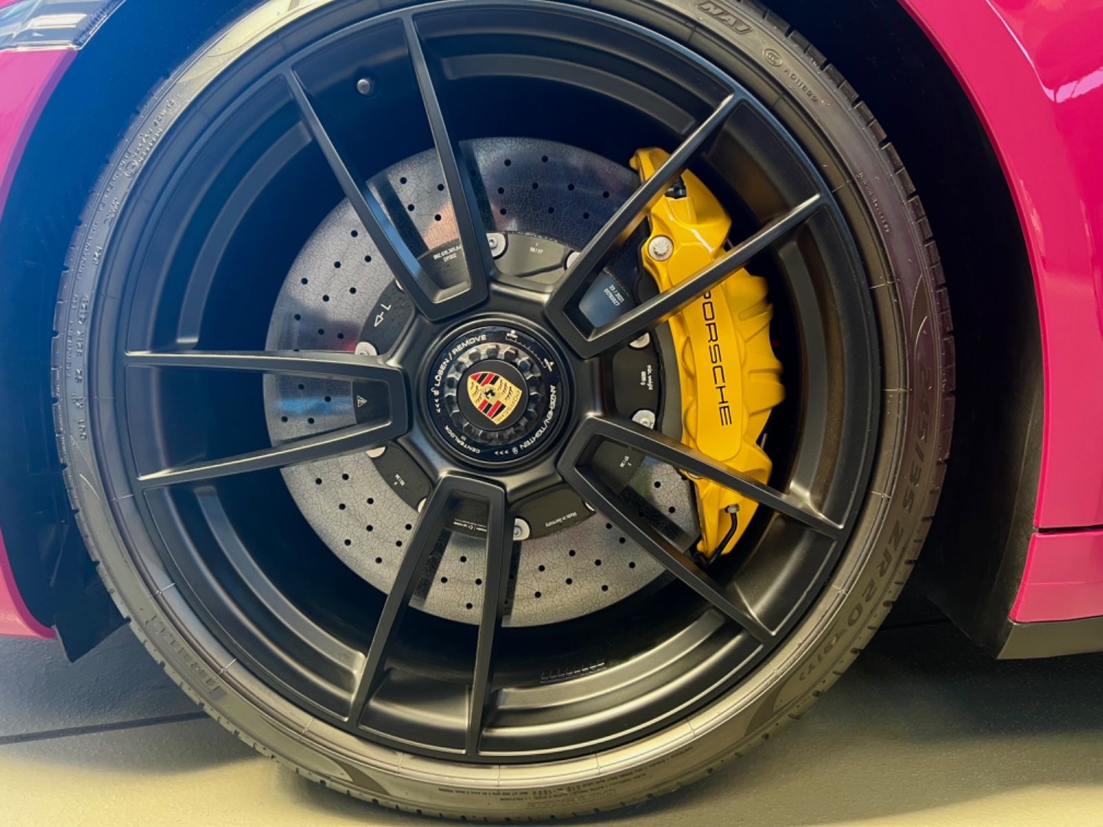Porsche 992.1  4 GTS CABRIO PTS  LIFT HAL PCCB ExcManu