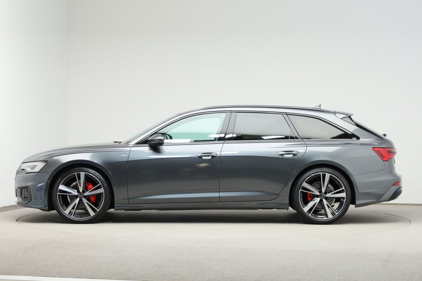 Audi A6 Avant 40 TDI quattro S line - Samsaru's Car Outlet