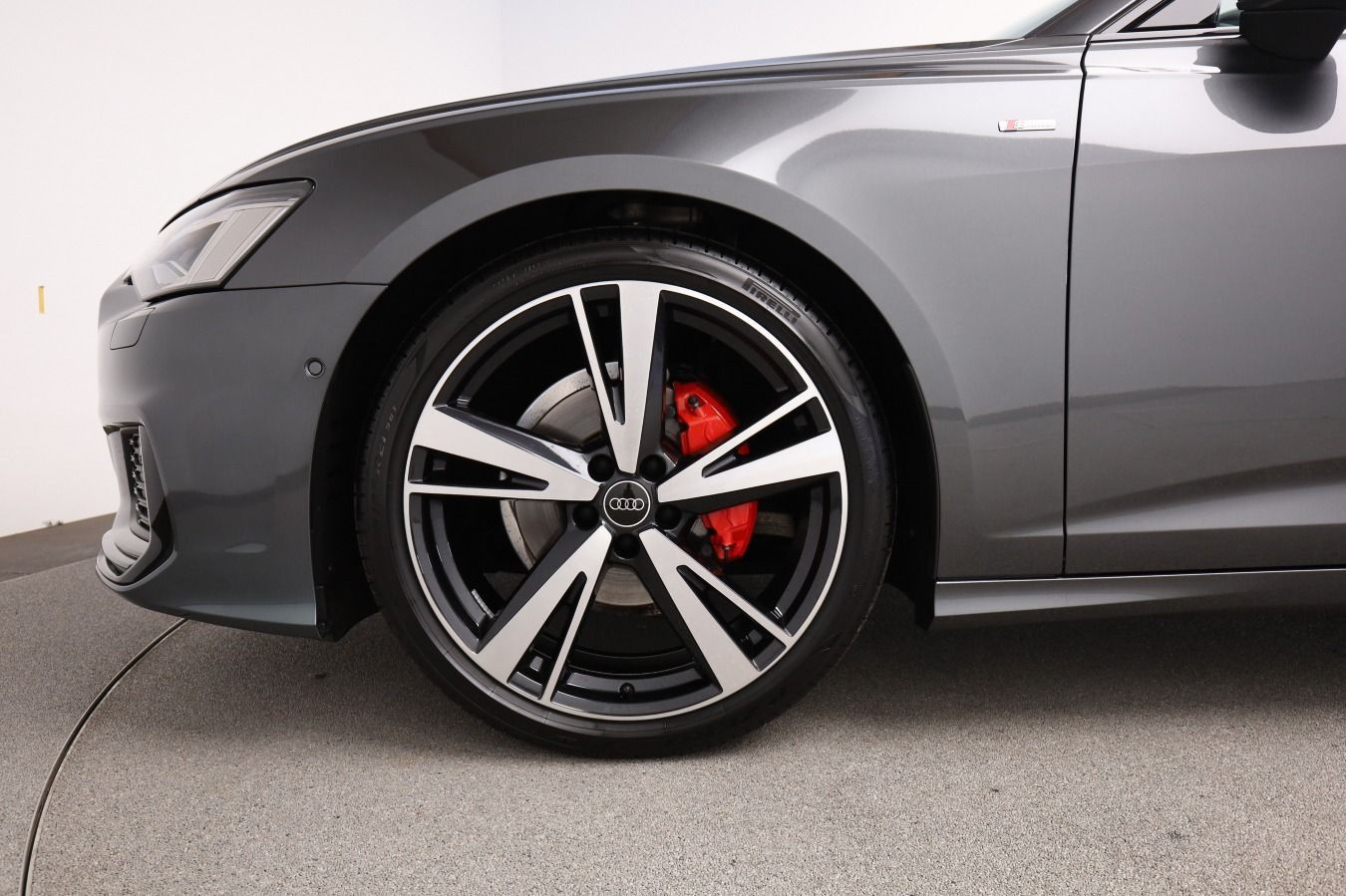 Audi A6 Avant 40 TDI quattro S line - Samsaru's Car Outlet