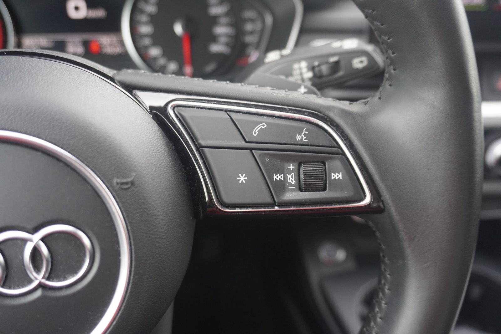 Audi A4 Avant 35 TFSI S-Tronic - Samsaru's Car Outlet