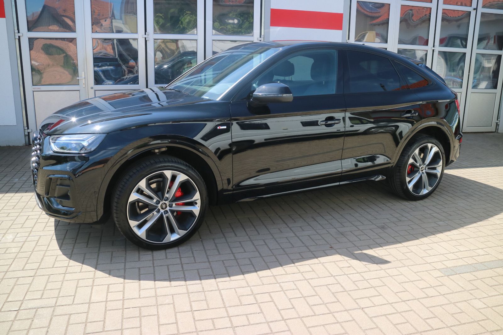 Audi Q5 Sportback 40 TDI quattro S line - Samsaru's Car Outlet