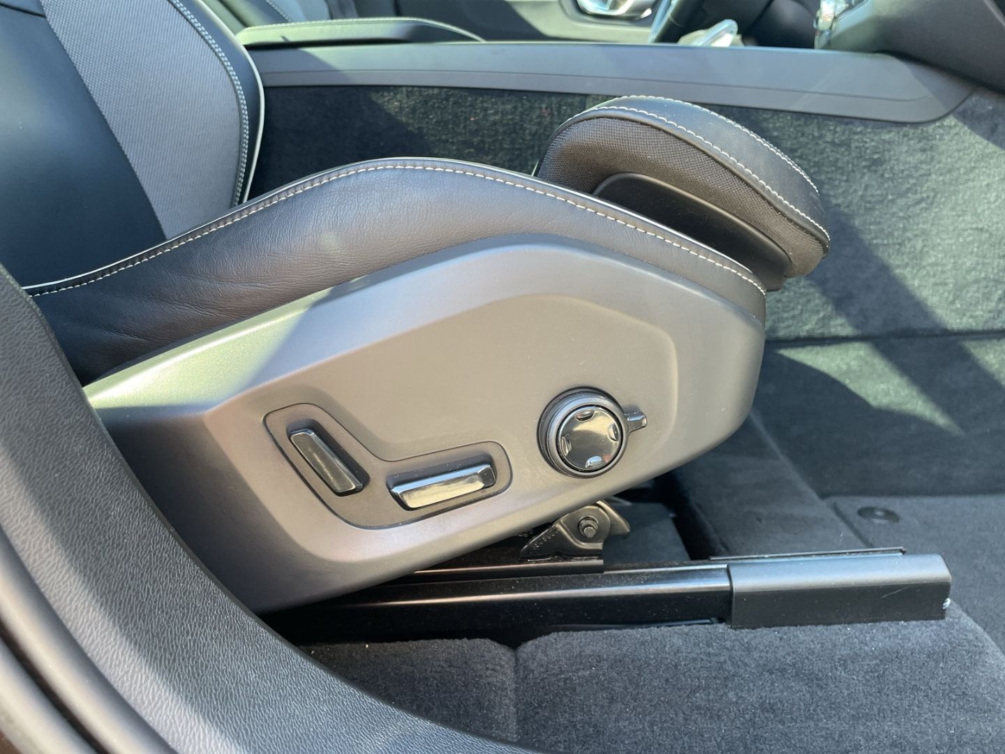 Volvo XC60 T8 Inscription Plug-In Hybrid  StandHZG AHK