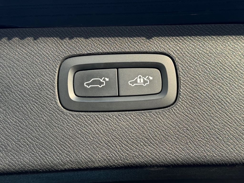 Volvo XC90 Inscription Expression Recharge Plug-In Hyb