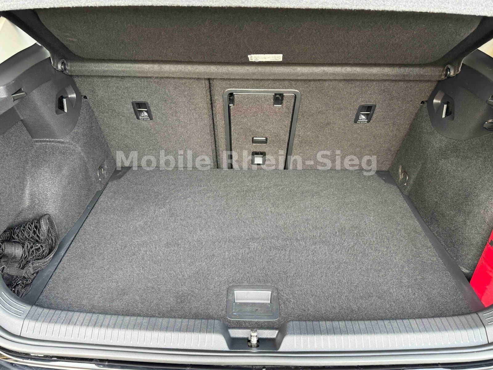 Volkswagen Golf 8 2.0 TDI Life - Samsaru's Car Outlet